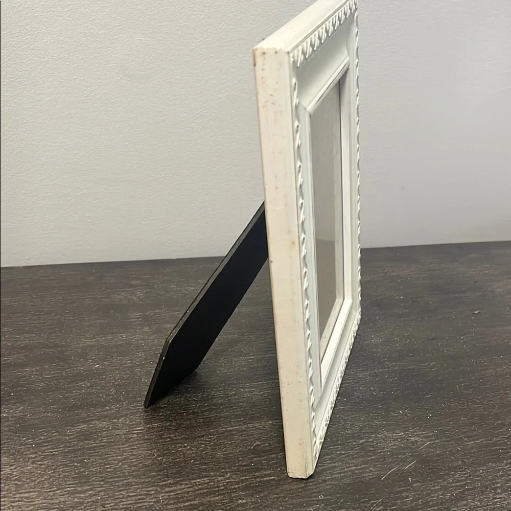 White 5x7 Photo Picture Frame